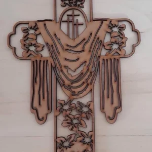 cruz con manto y lirios